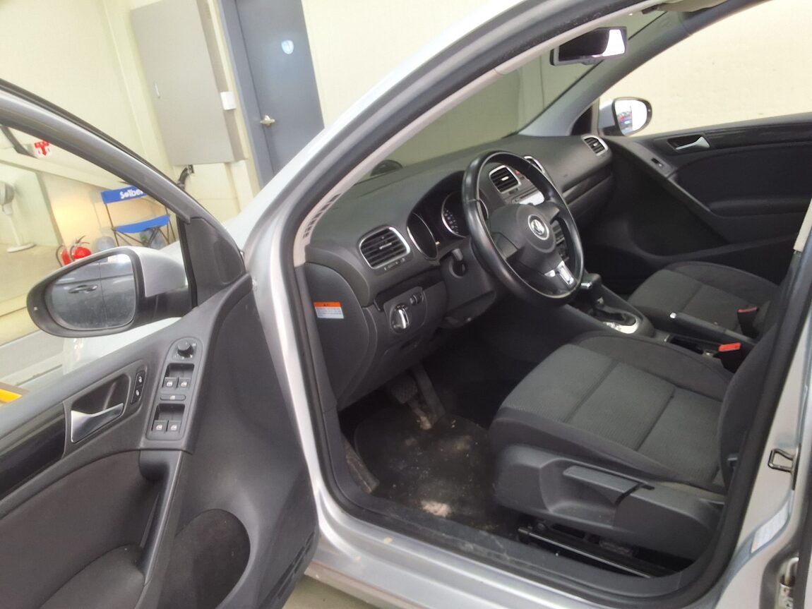 VOLKSWAGEN GOLF (6TH GEN) 2.0 TDI 2011 - zdjęcie 11