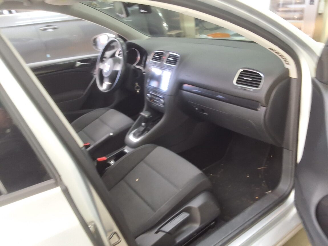 VOLKSWAGEN GOLF (6TH GEN) 2.0 TDI 2011 - zdjęcie 15
