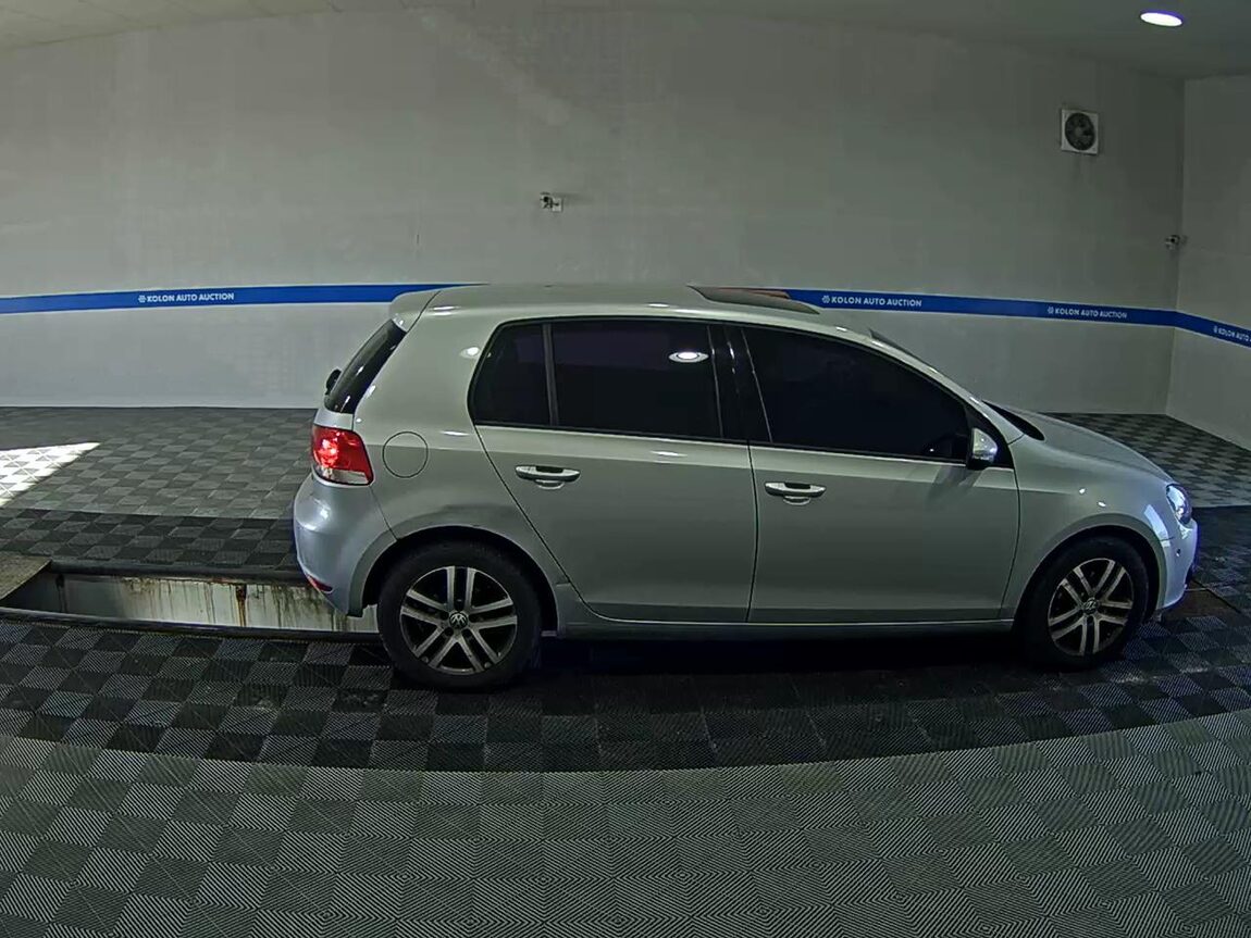 VOLKSWAGEN GOLF (6TH GEN) 2.0 TDI 2011 - zdjęcie 4