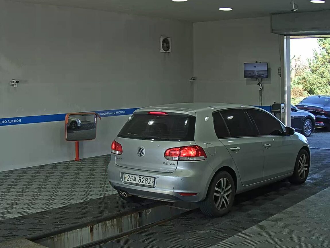 VOLKSWAGEN GOLF (6TH GEN) 2.0 TDI 2011 - zdjęcie 5
