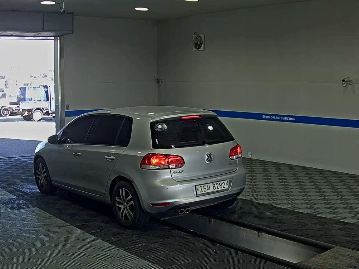 VOLKSWAGEN GOLF (6TH GEN) 2.0 TDI 2011 - zdjęcie 6