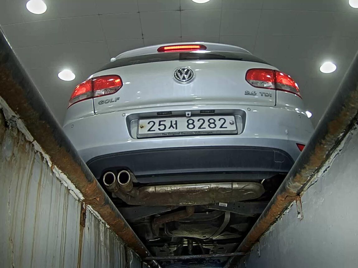 VOLKSWAGEN GOLF (6TH GEN) 2.0 TDI 2011 - zdjęcie 8