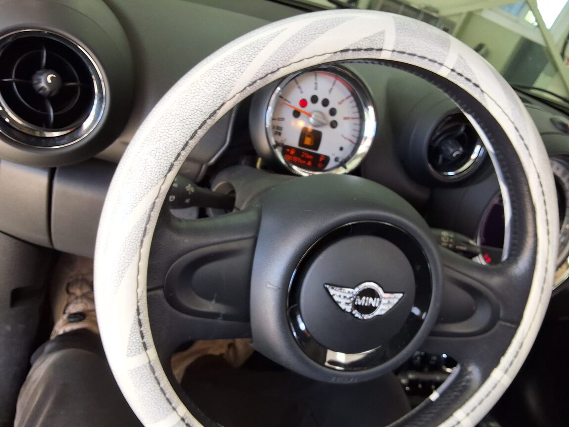 MINI COUNTRYMAN 2.0 D 2013 - zdjęcie 23