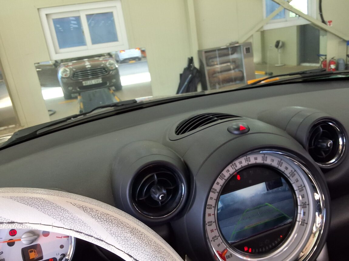 MINI COUNTRYMAN 2.0 D 2013 - zdjęcie 25