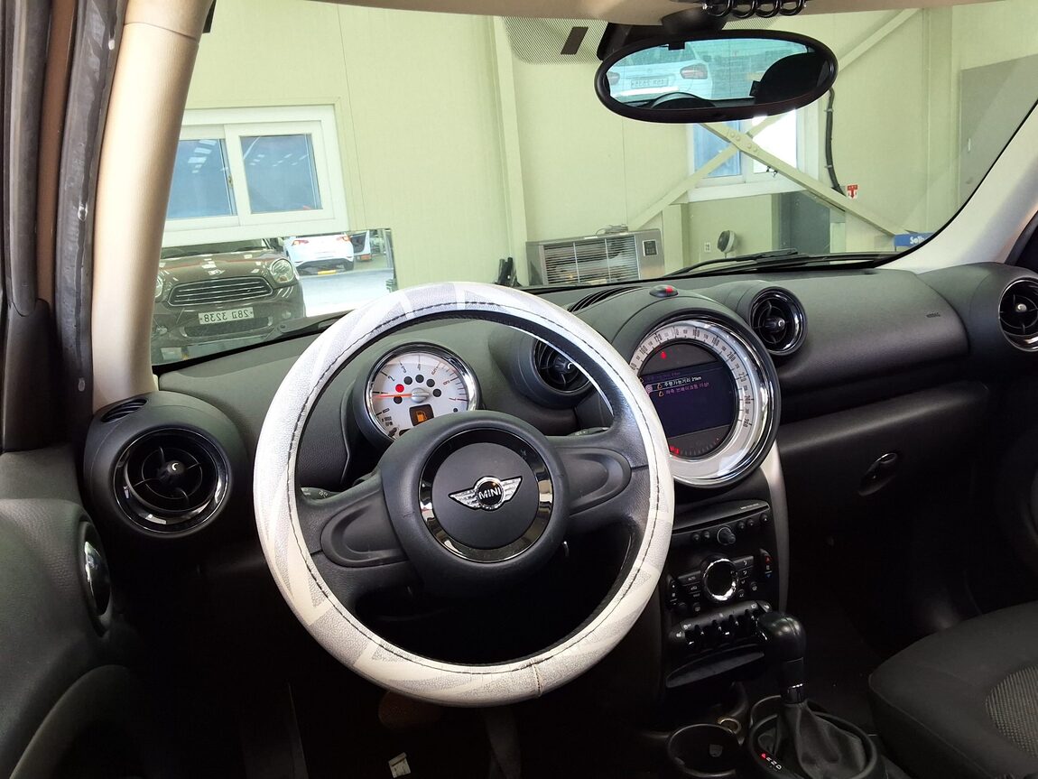 MINI COUNTRYMAN 2.0 D 2013 - zdjęcie 12