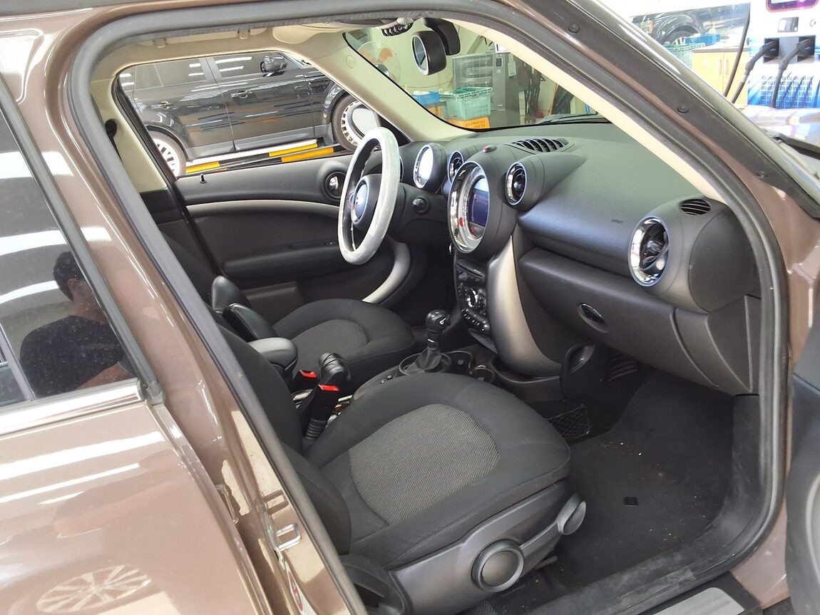 MINI COUNTRYMAN 2.0 D 2013 - zdjęcie 15