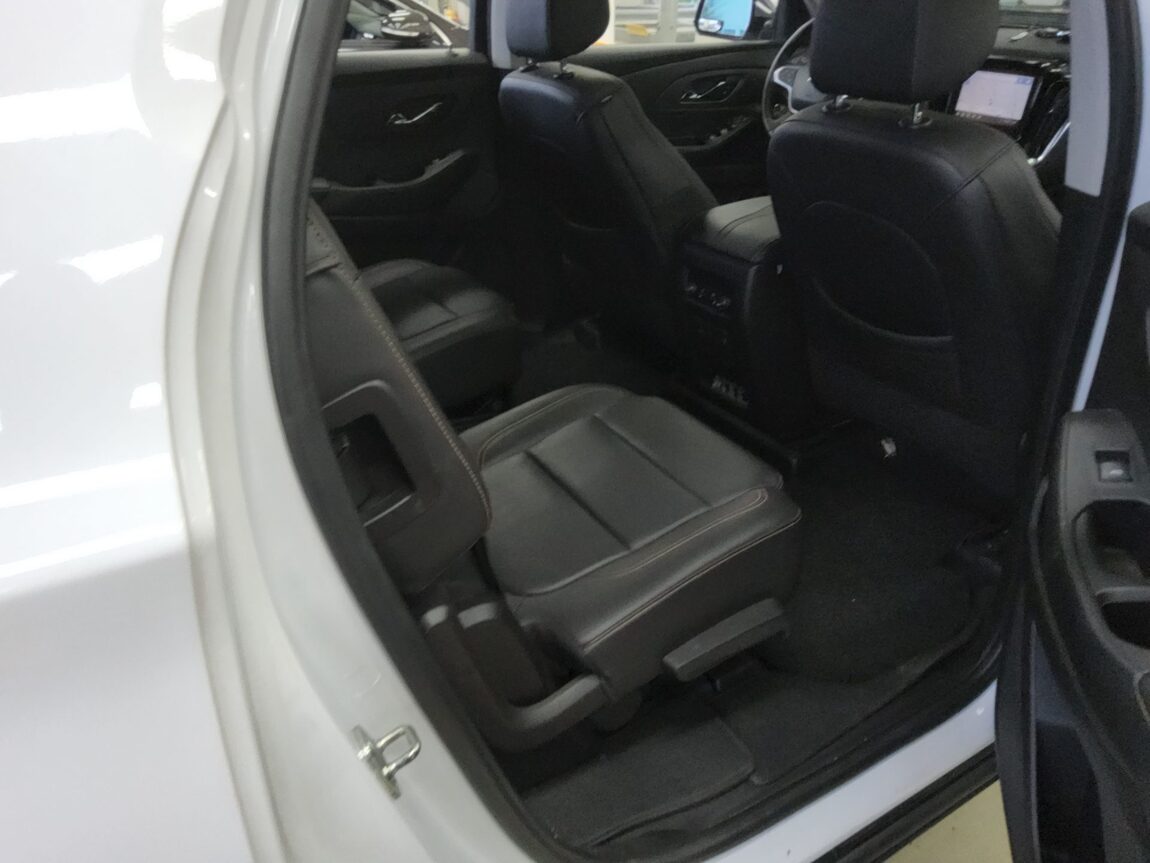 CHEVROLET (DAEWOO) TRAVERSE 3.6 GASOLINE RED LINE 2021 - zdjęcie 13