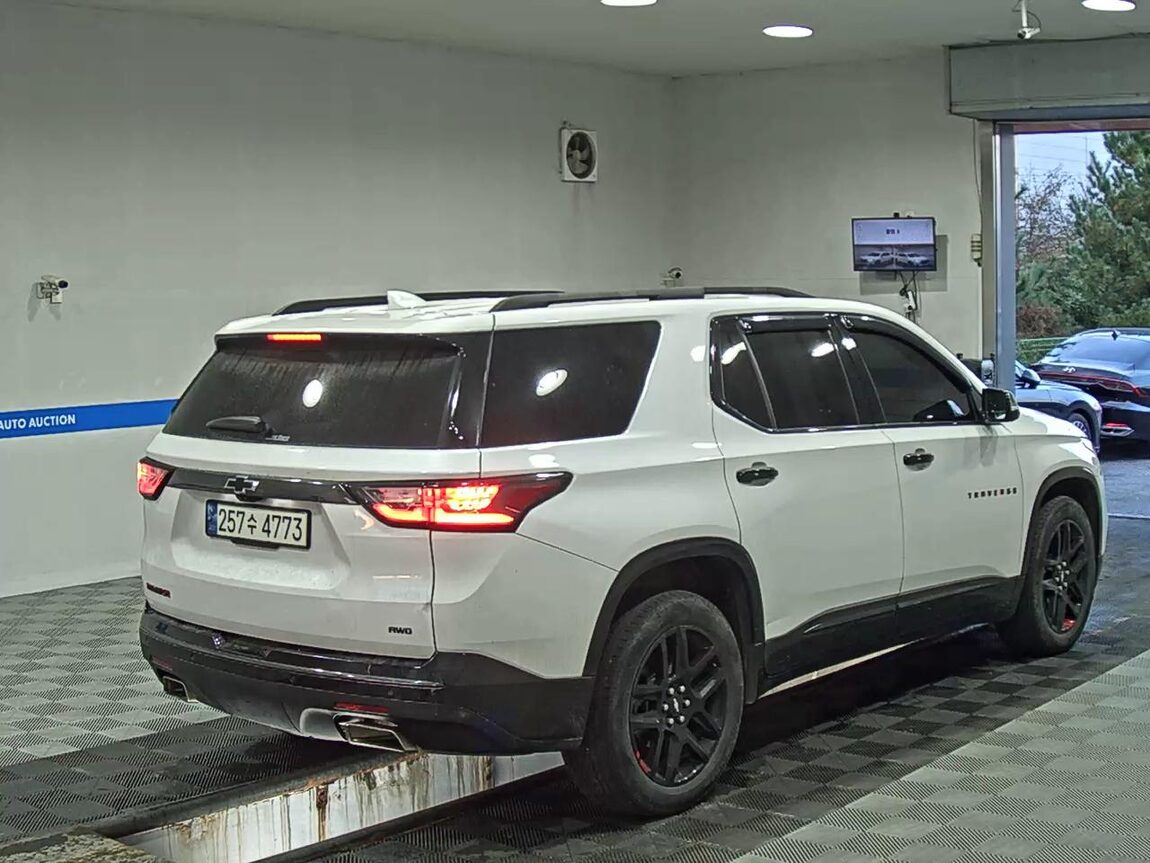 CHEVROLET (DAEWOO) TRAVERSE 3.6 GASOLINE RED LINE 2021 - zdjęcie 5