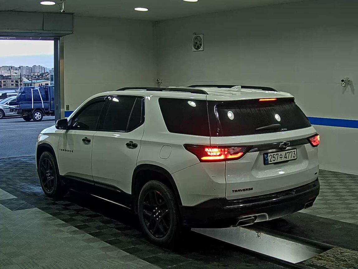 CHEVROLET (DAEWOO) TRAVERSE 3.6 GASOLINE RED LINE 2021 - zdjęcie 6