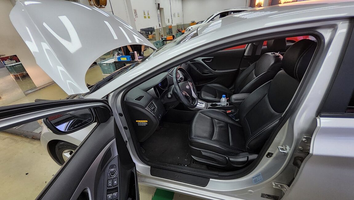 HYUNDAI AVANTE MD M16 GDi LUXURY 2012 - zdjęcie 10