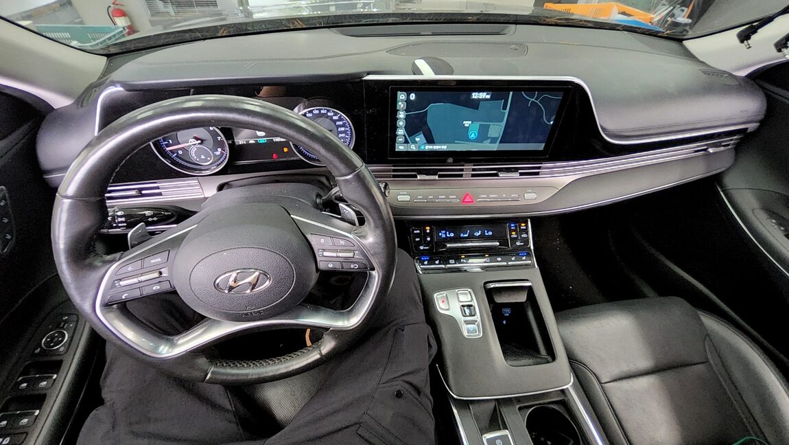 HYUNDAI THE NEW GRANDEUR IG GASOLINE 3.3 EXCLUSIVE 2022 - zdjęcie 11