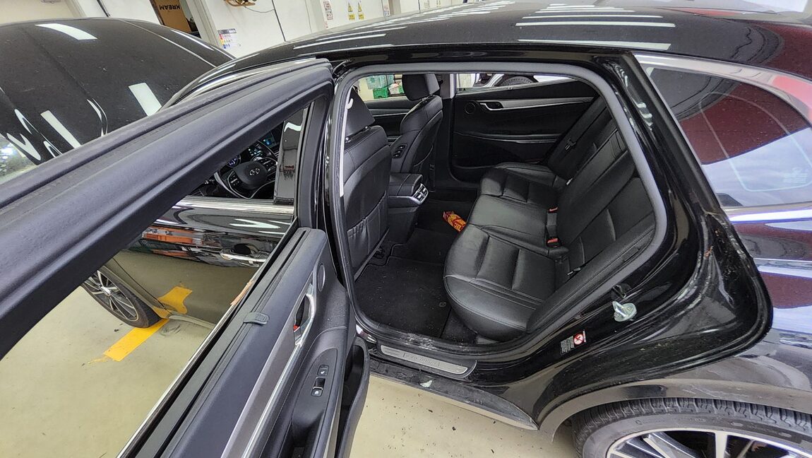 HYUNDAI THE NEW GRANDEUR IG GASOLINE 3.3 EXCLUSIVE 2022 - zdjęcie 12