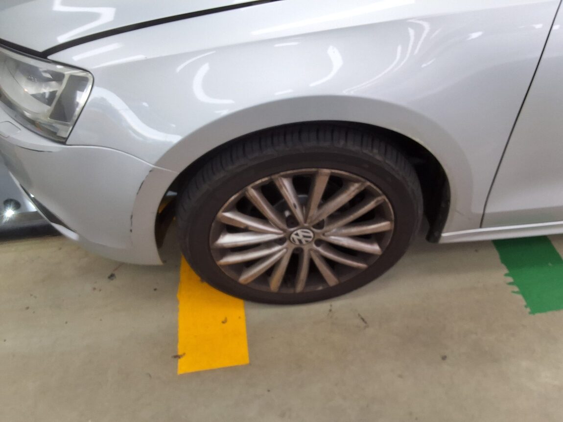 VOLKSWAGEN JETTA (6TH GEN) 1.6 TDI BLUEMOTION 2011 - zdjęcie 19
