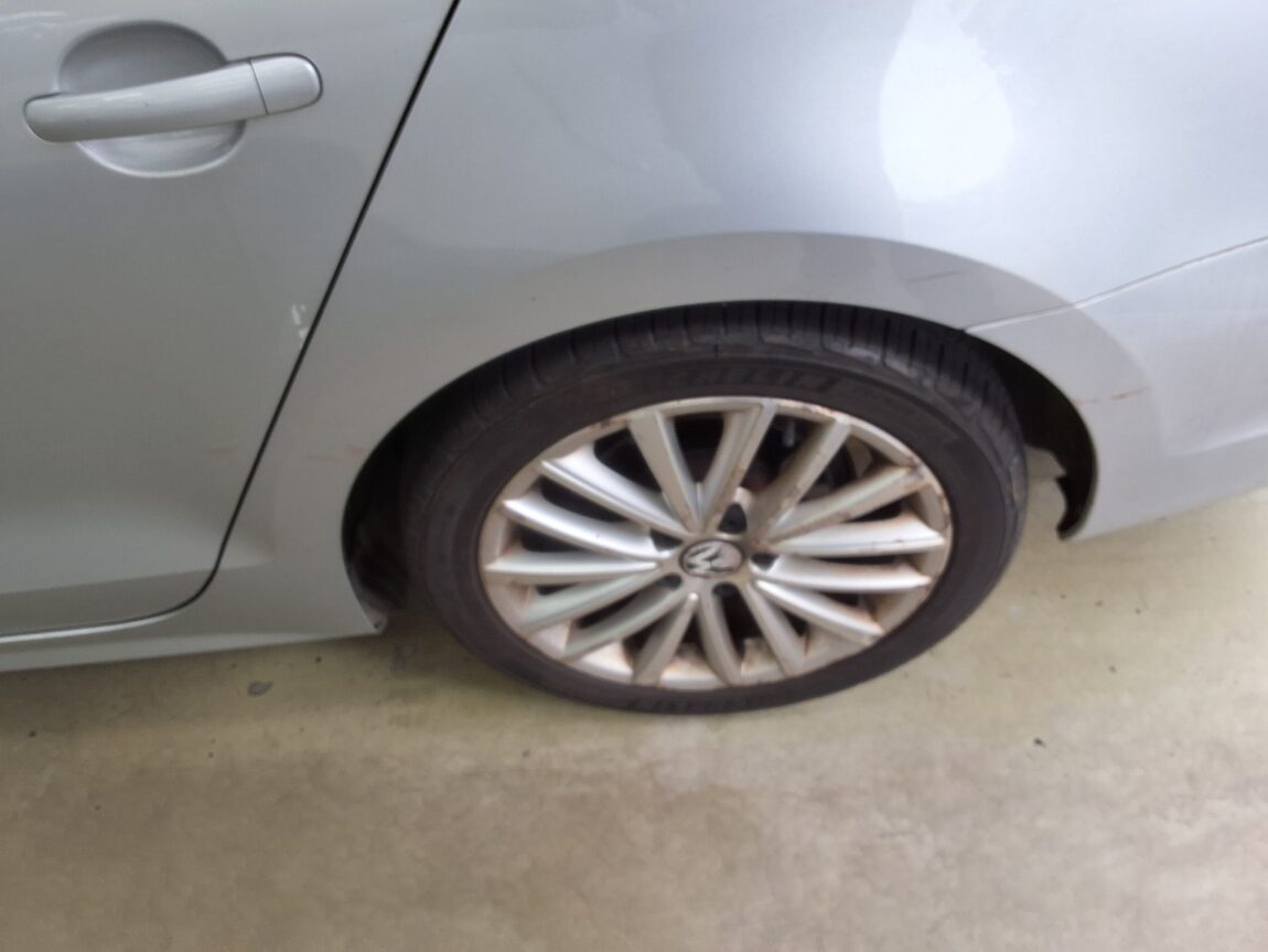 VOLKSWAGEN JETTA (6TH GEN) 1.6 TDI BLUEMOTION 2011 - zdjęcie 20