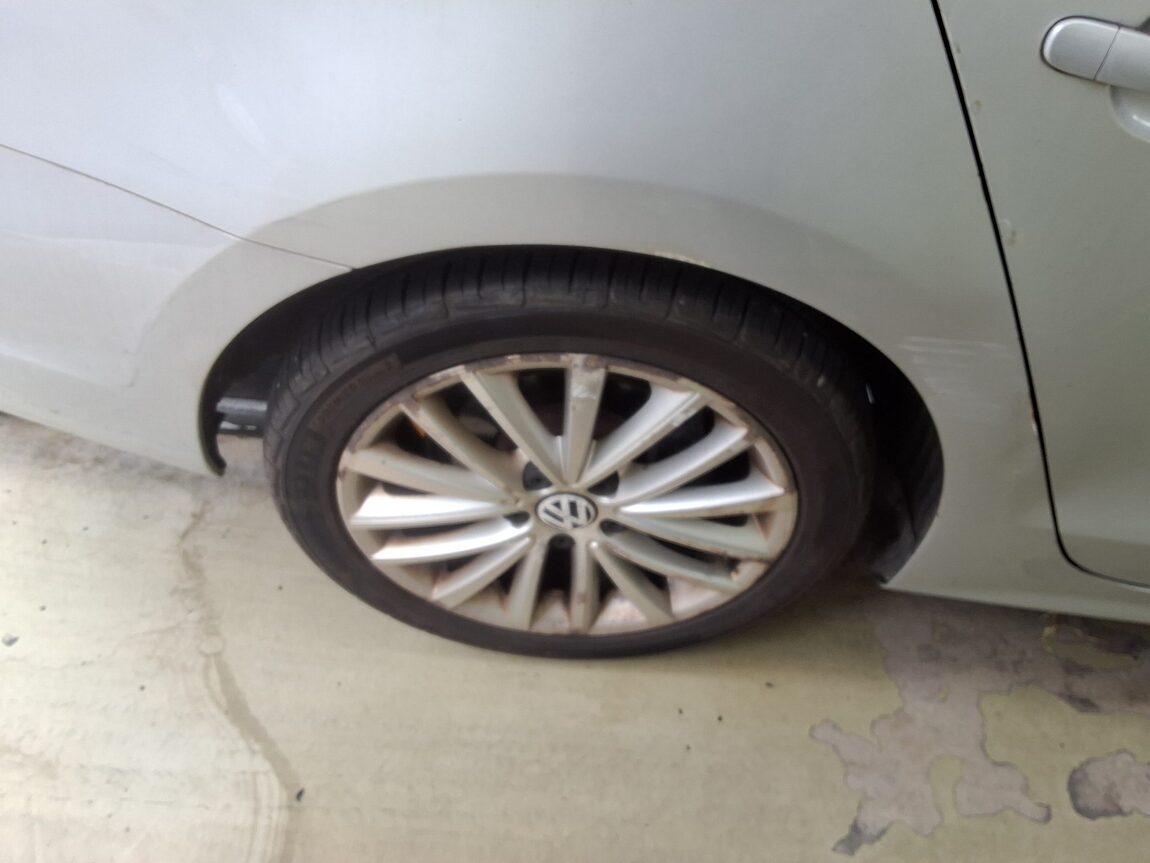 VOLKSWAGEN JETTA (6TH GEN) 1.6 TDI BLUEMOTION 2011 - zdjęcie 22