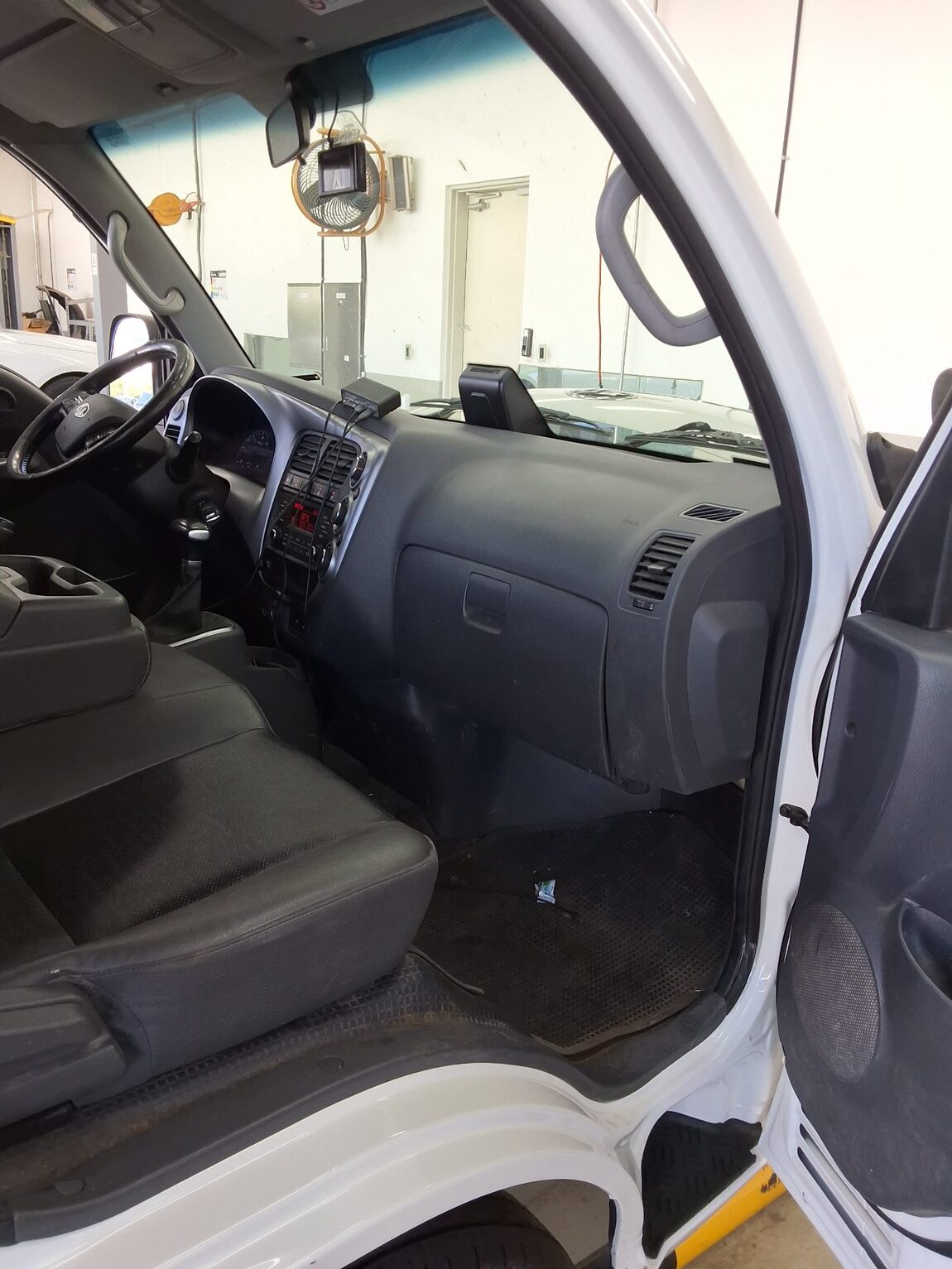KIA THE NEW BONGO III CARGO 1 TON DOUBLE CAB EXTRA LONG WHEELBASE L 2020 - zdjęcie 14