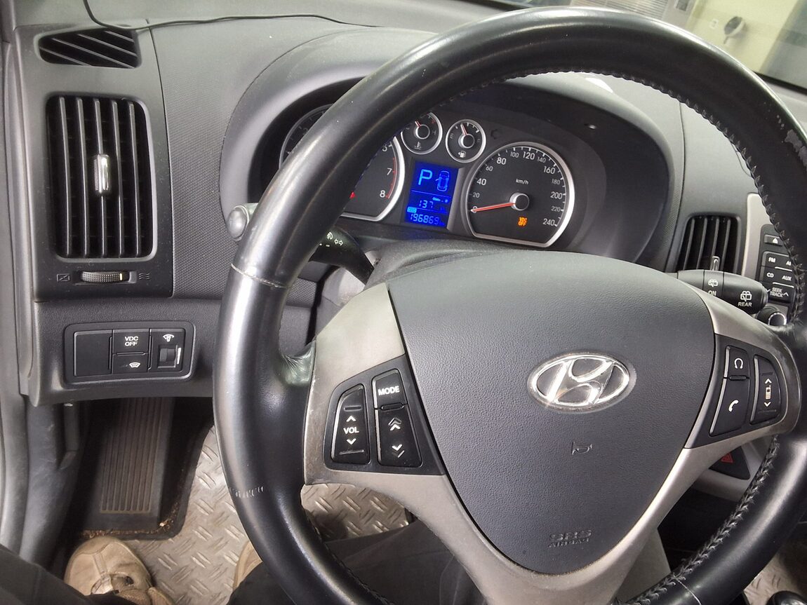 HYUNDAI i30 1.6 VVT PREMIER 2008 - zdjęcie 22