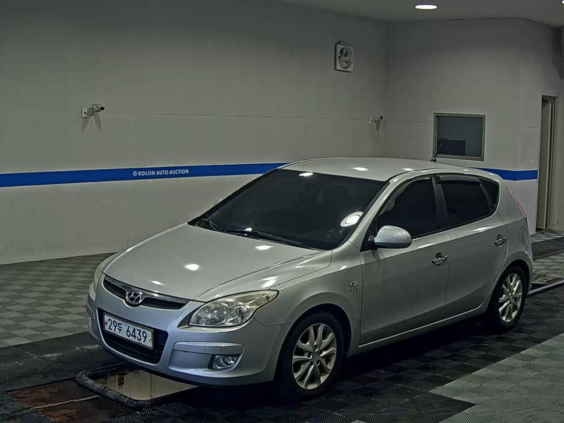 HYUNDAI i30 1.6 VVT PREMIER 2008 - zdjęcie 2