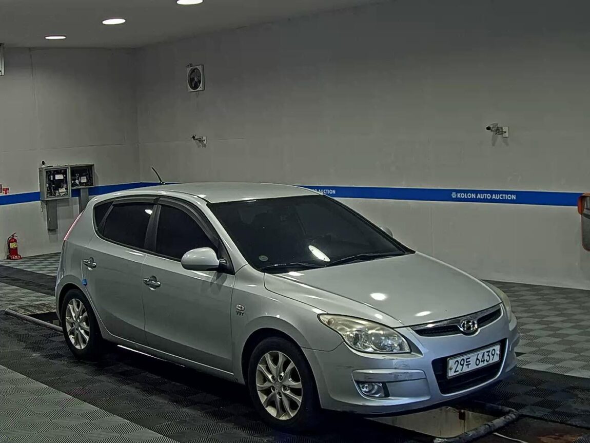 HYUNDAI i30 1.6 VVT PREMIER 2008 - zdjęcie 3