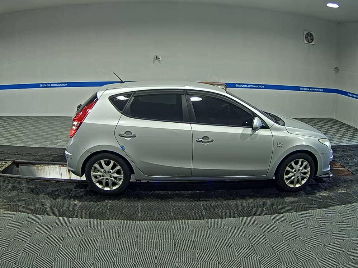 HYUNDAI i30 1.6 VVT PREMIER 2008 - zdjęcie 4
