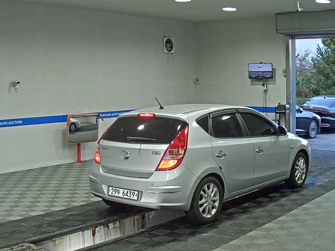 HYUNDAI i30 1.6 VVT PREMIER 2008 - zdjęcie 5