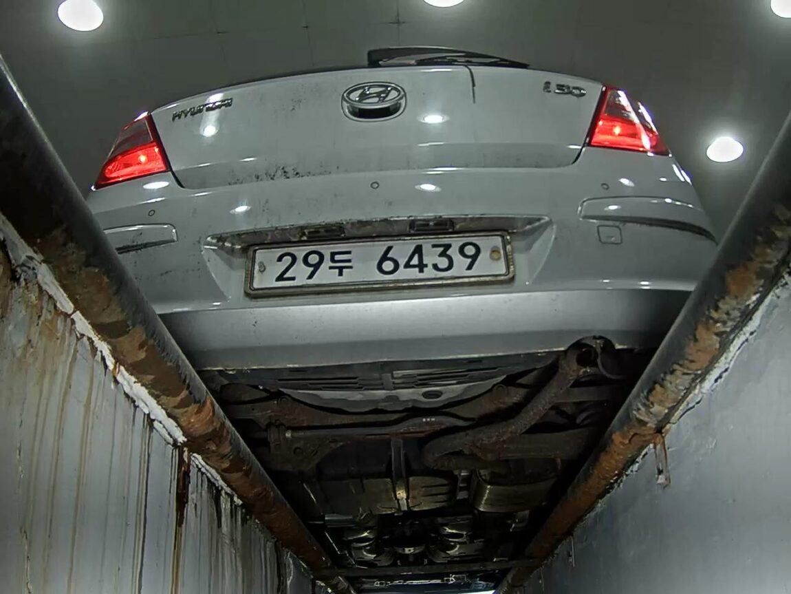 HYUNDAI i30 1.6 VVT PREMIER 2008 - zdjęcie 8