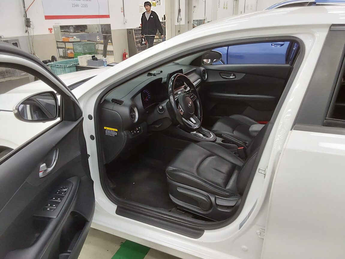 KIA ALL NEW K3 1.6 GASOLINE LUXURY 2020 - zdjęcie 10