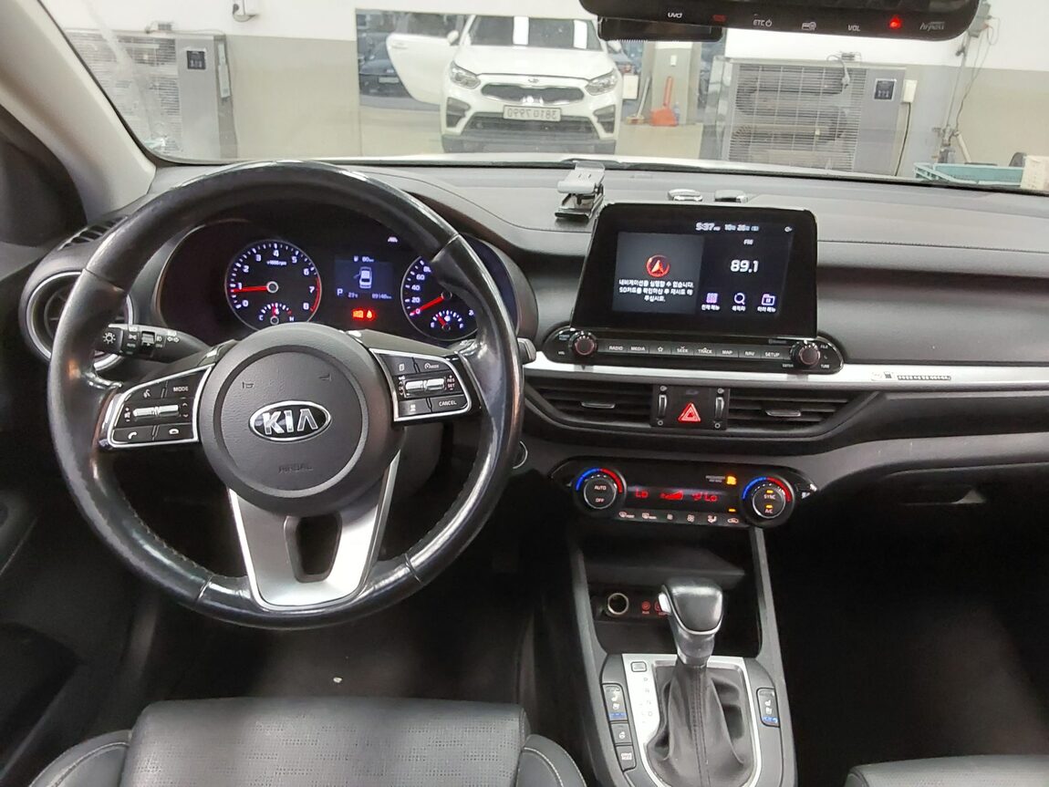 KIA ALL NEW K3 1.6 GASOLINE LUXURY 2020 - zdjęcie 11