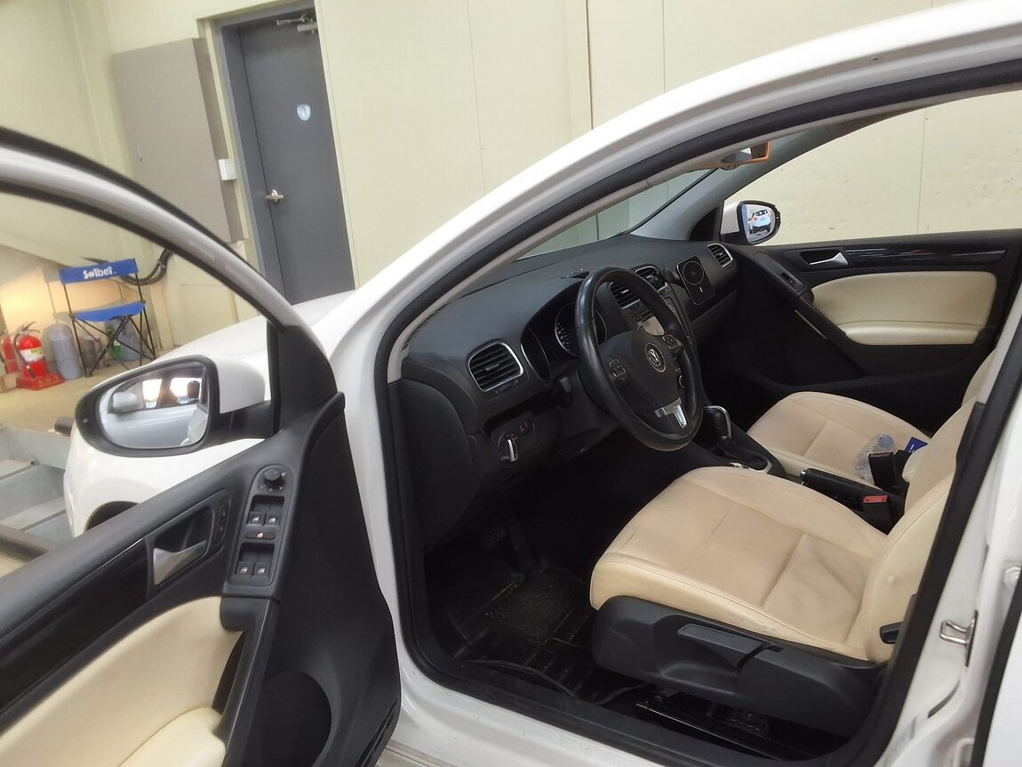 VOLKSWAGEN GOLF (6TH GEN) 1.6 TDI BLUEMOTION STYLE EDITION 2013 - zdjęcie 11