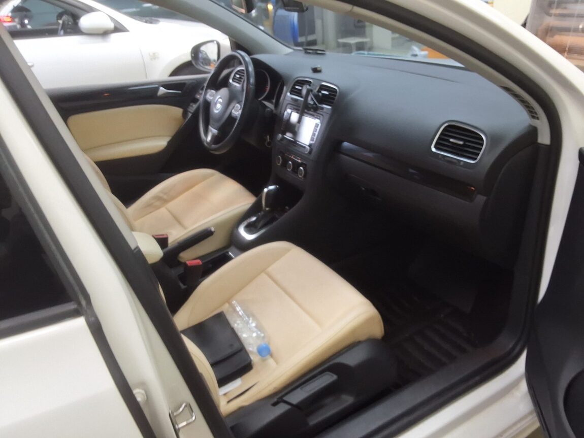 VOLKSWAGEN GOLF (6TH GEN) 1.6 TDI BLUEMOTION STYLE EDITION 2013 - zdjęcie 15