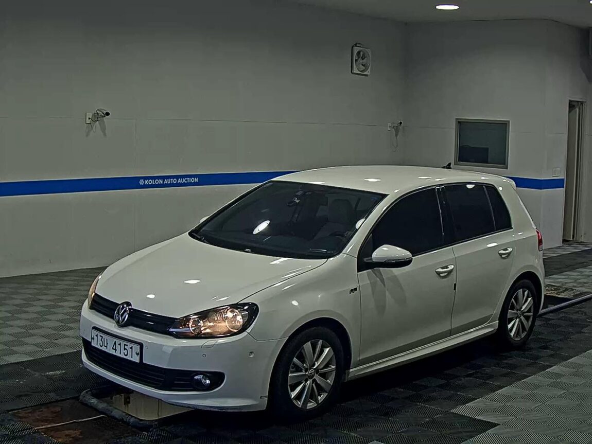 VOLKSWAGEN GOLF (6TH GEN) 1.6 TDI BLUEMOTION STYLE EDITION 2013 - zdjęcie 2