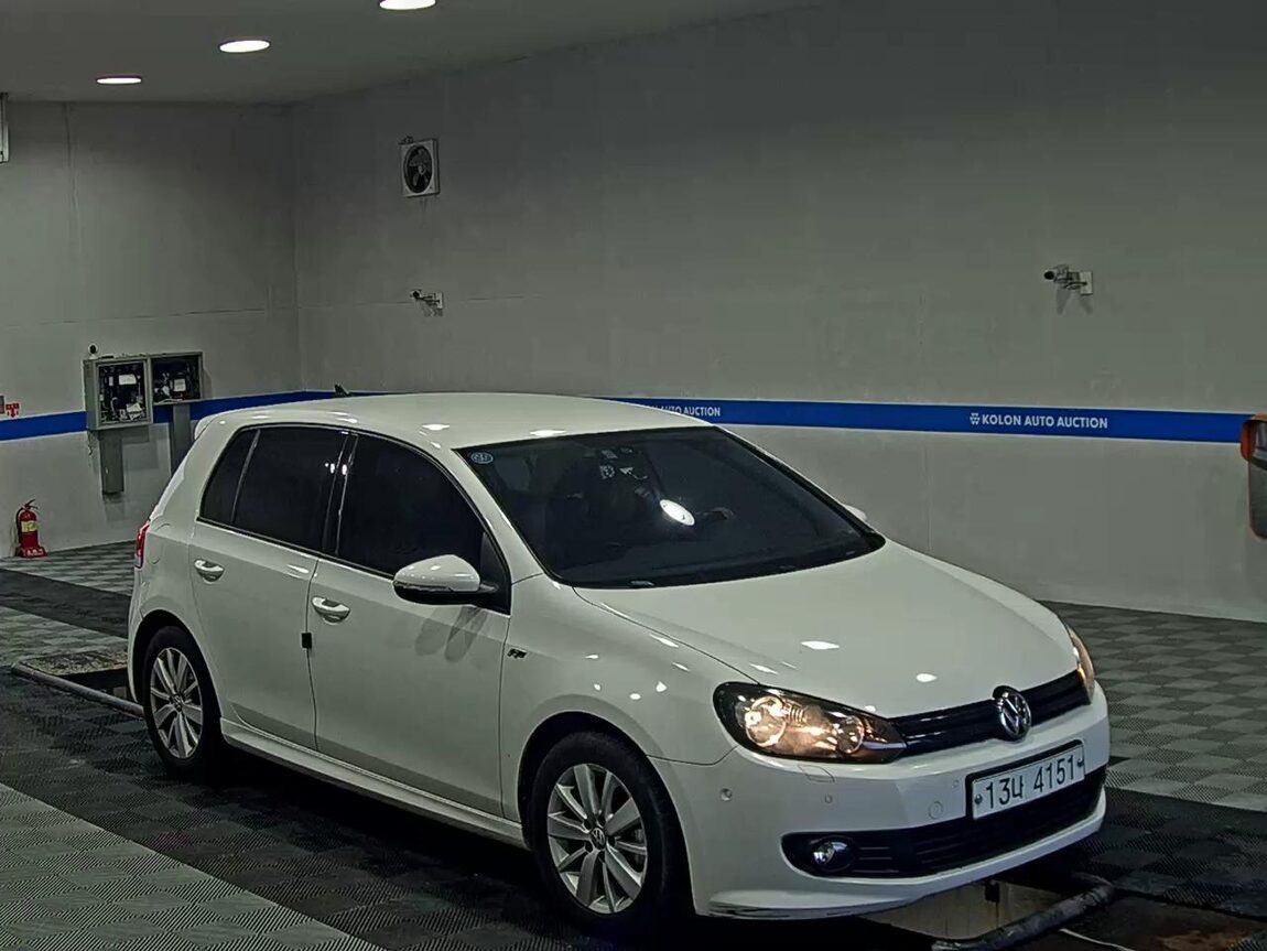 VOLKSWAGEN GOLF (6TH GEN) 1.6 TDI BLUEMOTION STYLE EDITION 2013 - zdjęcie 3