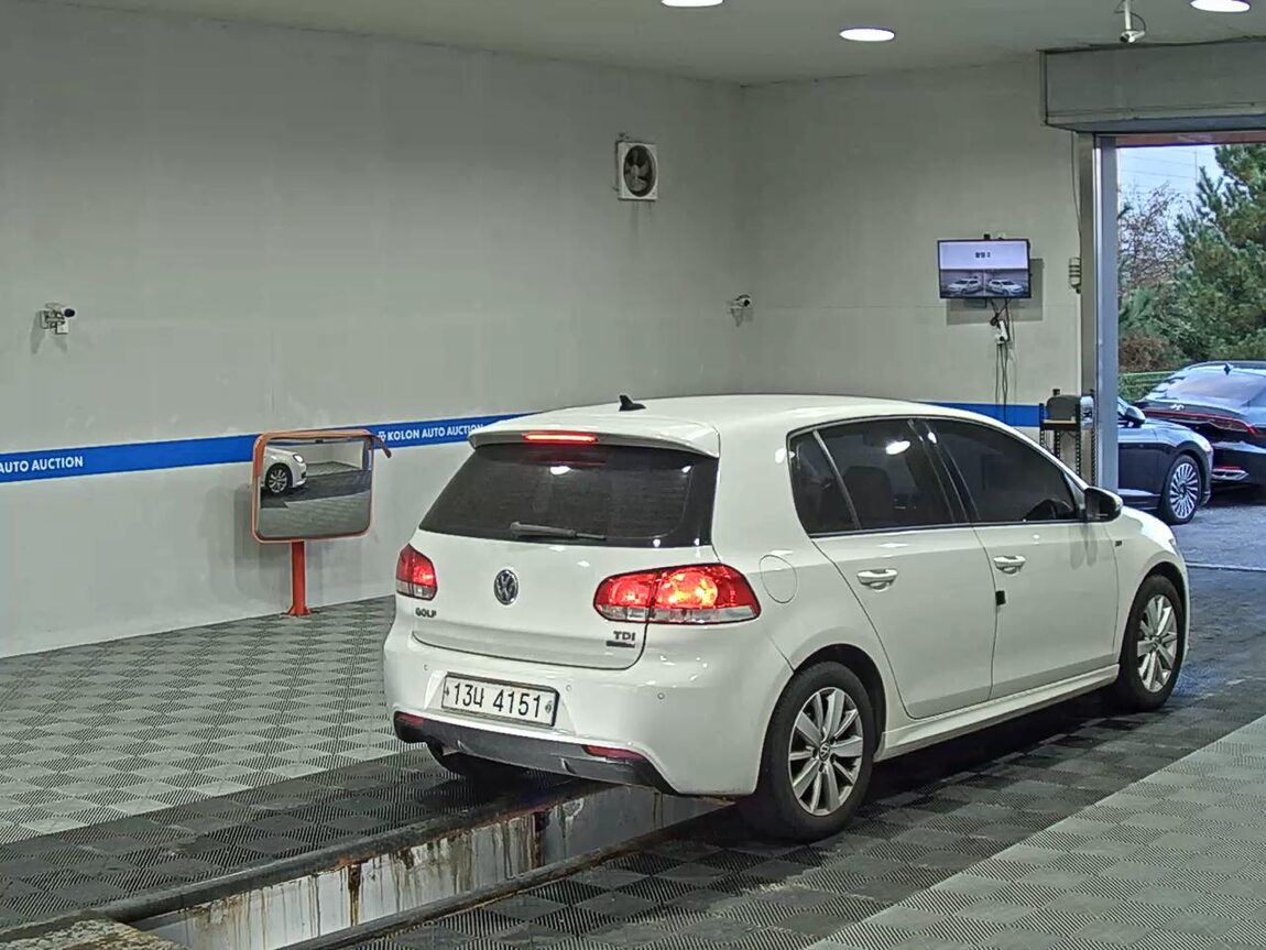 VOLKSWAGEN GOLF (6TH GEN) 1.6 TDI BLUEMOTION STYLE EDITION 2013 - zdjęcie 5