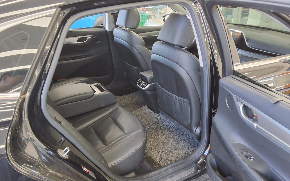 HYUNDAI THE NEW GRANDEUR IG HYBRID 2.4 HEV LE BLANC 2023 - zdjęcie 13