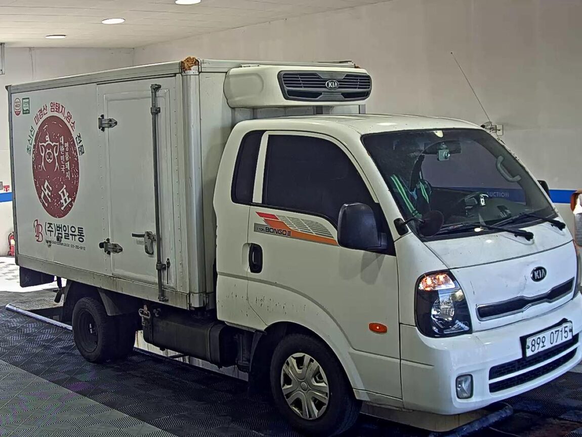 KIA BONGO III CARGO FREEZER BOX TRUCK 1 TON KING CAB 2018 - zdjęcie 3