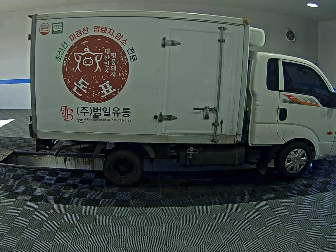 KIA BONGO III CARGO FREEZER BOX TRUCK 1 TON KING CAB 2018 - zdjęcie 4