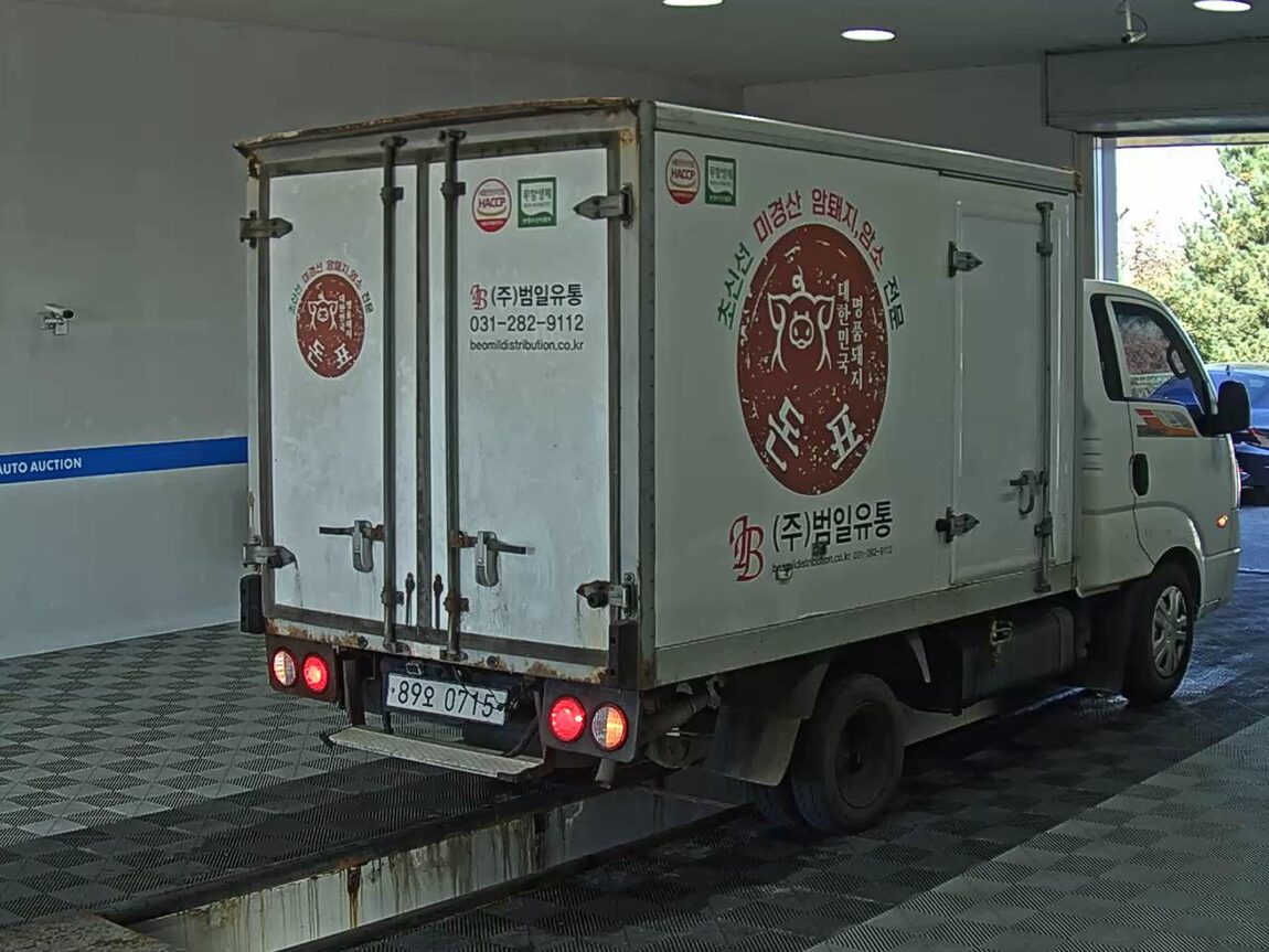 KIA BONGO III CARGO FREEZER BOX TRUCK 1 TON KING CAB 2018 - zdjęcie 5