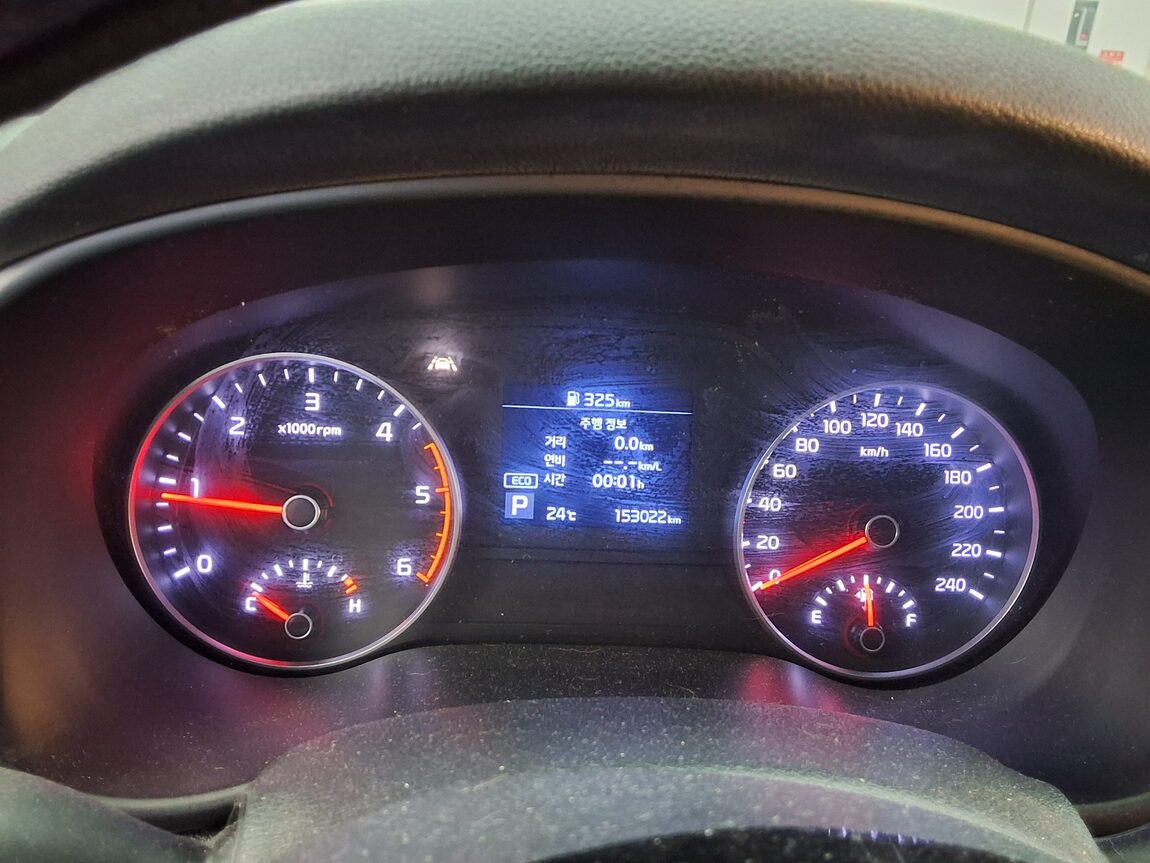 KIA SPORTAGE THE BOLD 1.6 DIESEL 2WD PRESTIGE 2019 - zdjęcie 9
