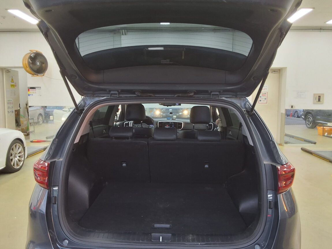 KIA SPORTAGE THE BOLD 1.6 DIESEL 2WD PRESTIGE 2019 - zdjęcie 15