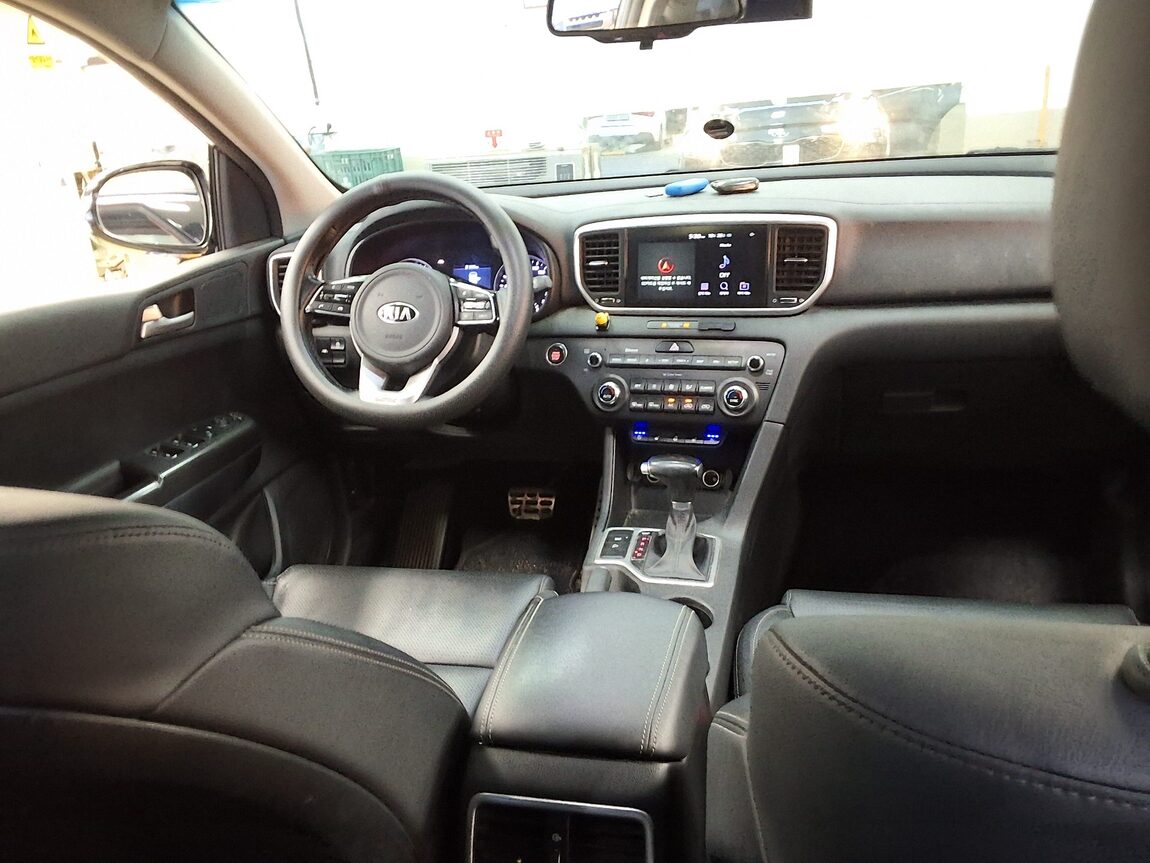 KIA SPORTAGE THE BOLD 1.6 DIESEL 2WD PRESTIGE 2019 - zdjęcie 11