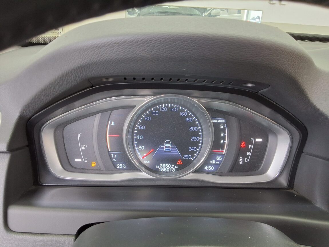 VOLVO XC70 D5 AWD SUMMUM 2016 - zdjęcie 9