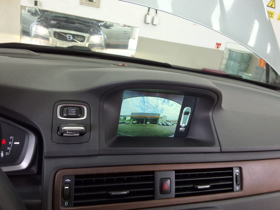 VOLVO XC70 D5 AWD SUMMUM 2016 - zdjęcie 20