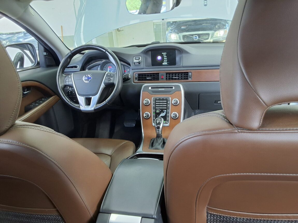 VOLVO XC70 D5 AWD SUMMUM 2016 - zdjęcie 11