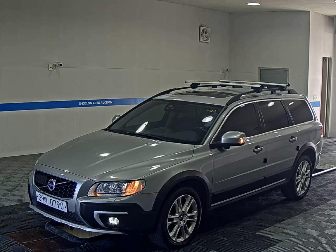 VOLVO XC70 D5 AWD SUMMUM 2016 - zdjęcie 2