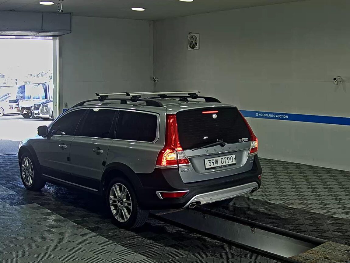VOLVO XC70 D5 AWD SUMMUM 2016 - zdjęcie 6
