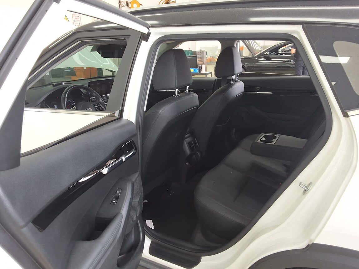 KIA SELTOS 1.6 GASOLINE 2WD SIGNATURE 2022 - zdjęcie 12