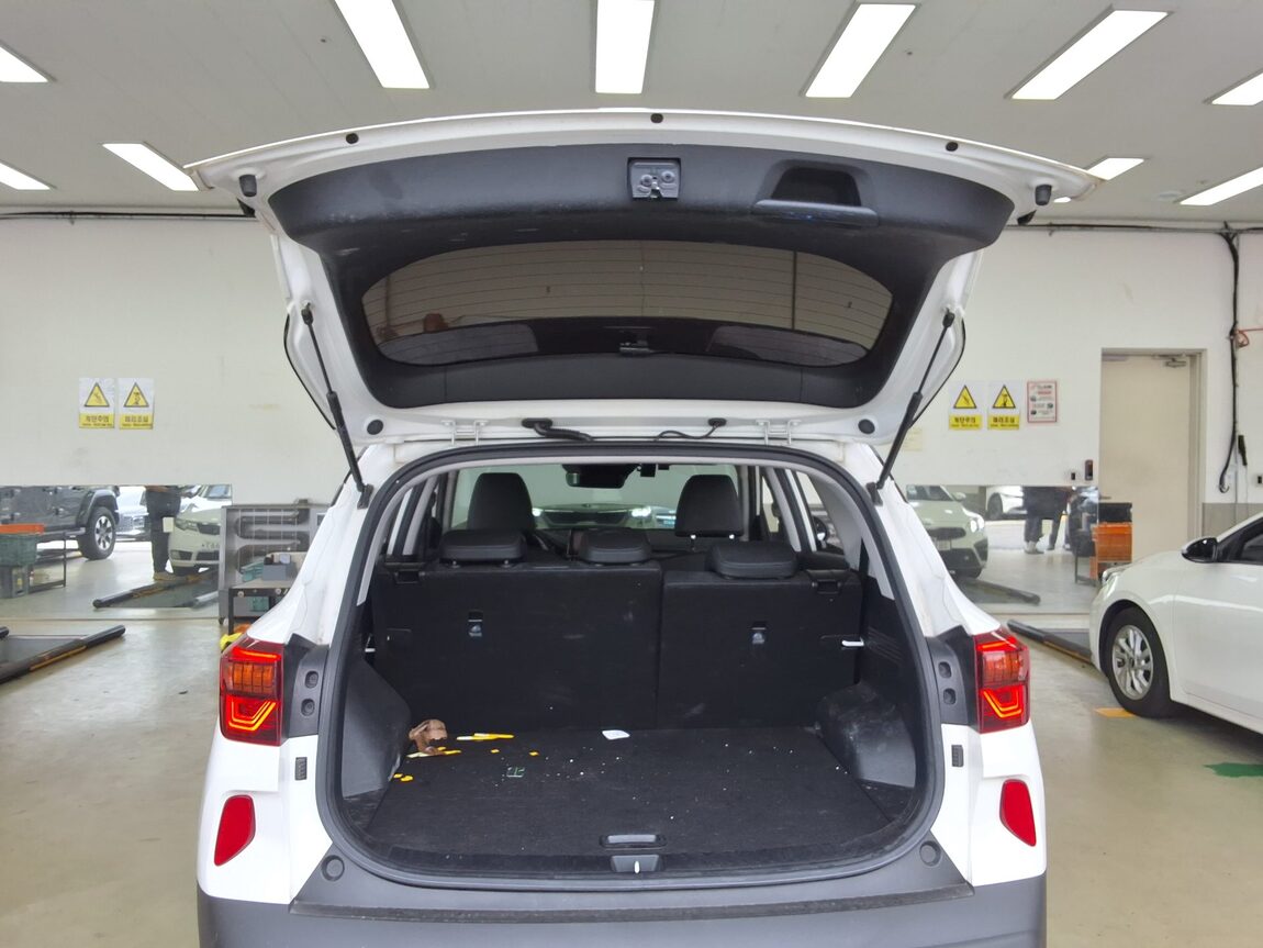 KIA SELTOS 1.6 GASOLINE 2WD SIGNATURE 2022 - zdjęcie 15