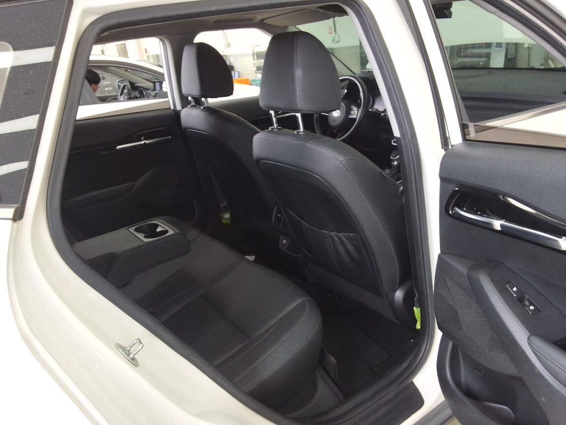 KIA SELTOS 1.6 GASOLINE 2WD SIGNATURE 2022 - zdjęcie 13