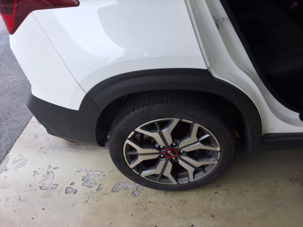 KIA SELTOS 1.6 GASOLINE 2WD SIGNATURE 2022 - zdjęcie 25