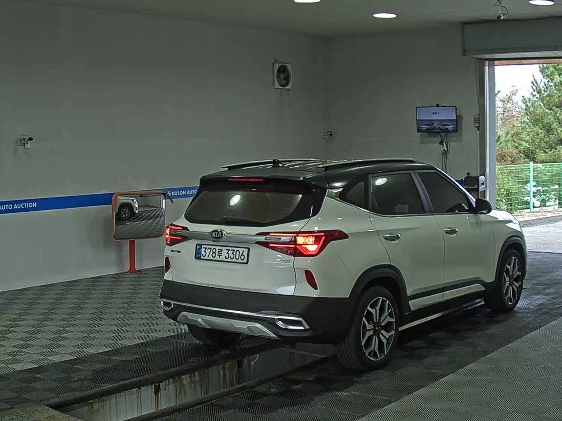 KIA SELTOS 1.6 GASOLINE 2WD SIGNATURE 2022 - zdjęcie 5